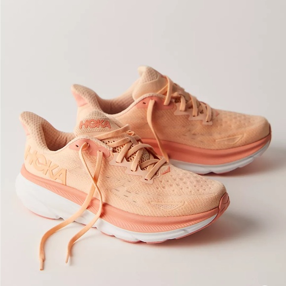 Hoka Shoes - Hoka Clifton 9  Cantaloupe / White women size   7 new with box